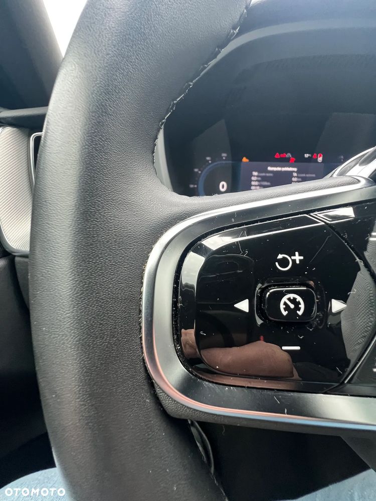 Volvo XC 60 B4 D AWD Plus Dark - 11