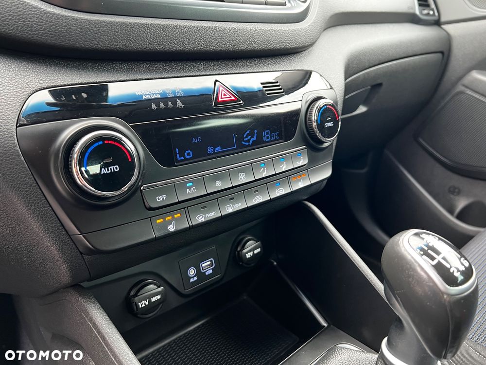 Hyundai Tucson blue 1.6 GDi 2WD Navi - 21