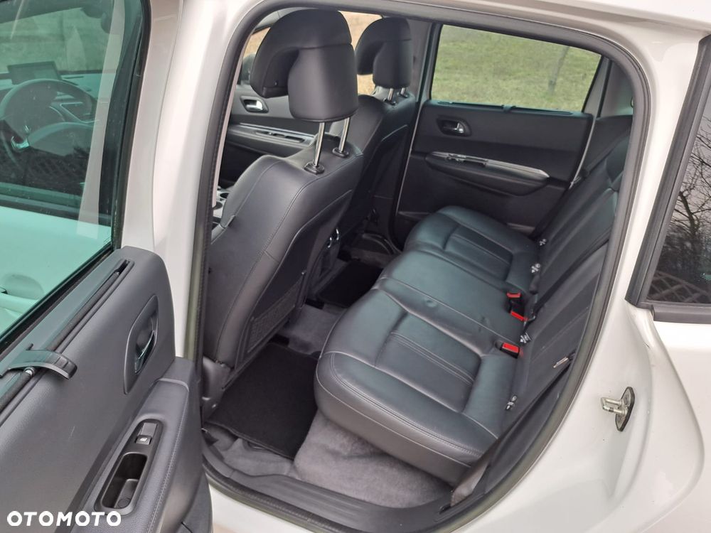 Peugeot 3008 1.6 HDi Premium - 5