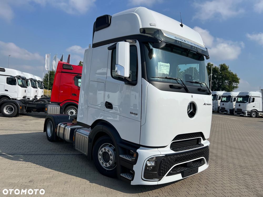 Mercedes-Benz ACTROS - 1