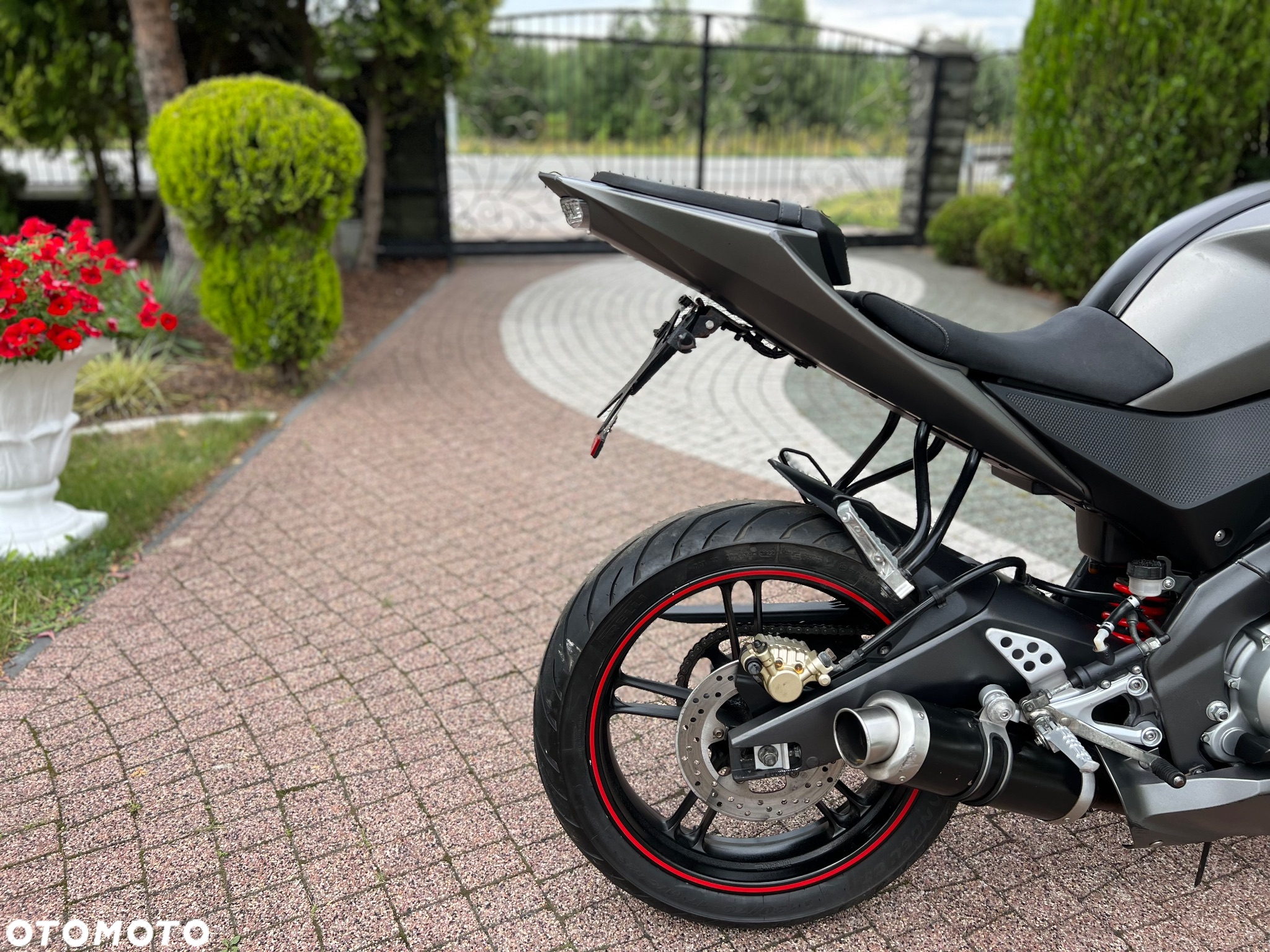 Yamaha YZF - 8