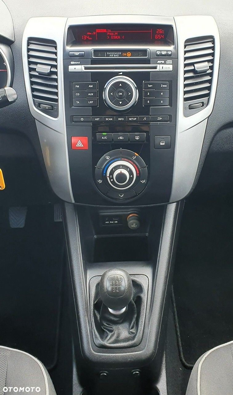 Kia Venga - 8