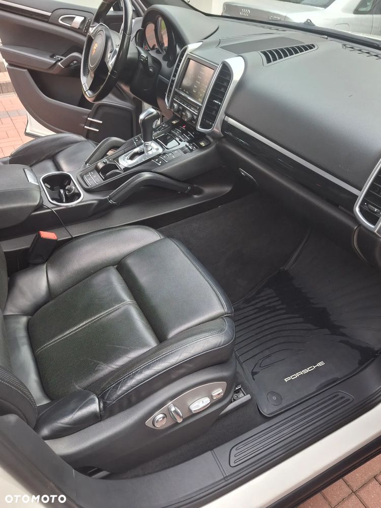 Porsche Cayenne Platinum Edition - 8