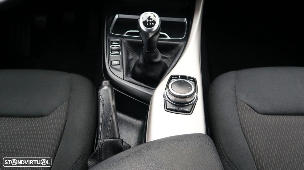 BMW 116 d EDynamics Advantage - 26