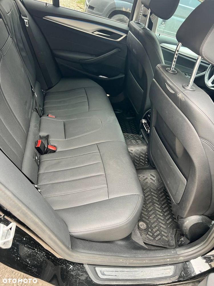 BMW Seria 5 530e xDrive - 11