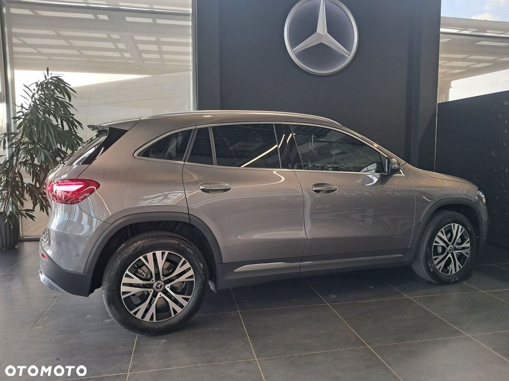 Mercedes-Benz GLA - 18