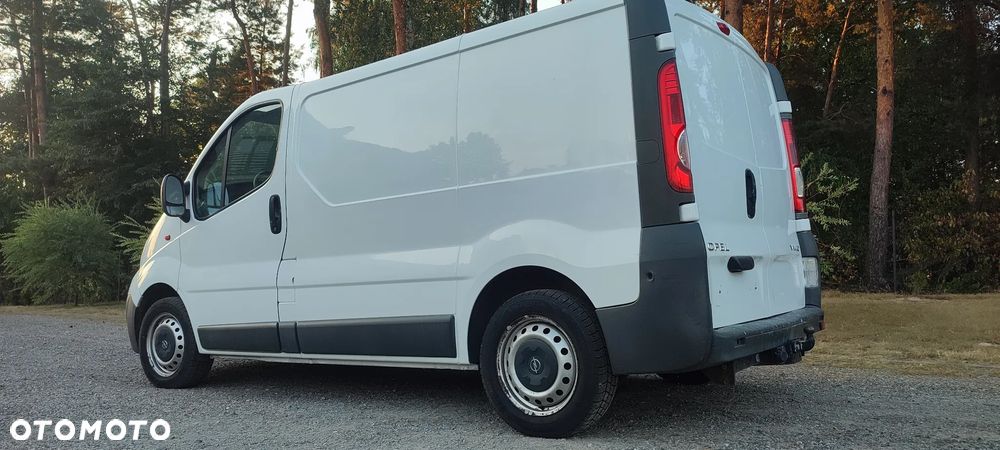 Opel Vivaro - 8
