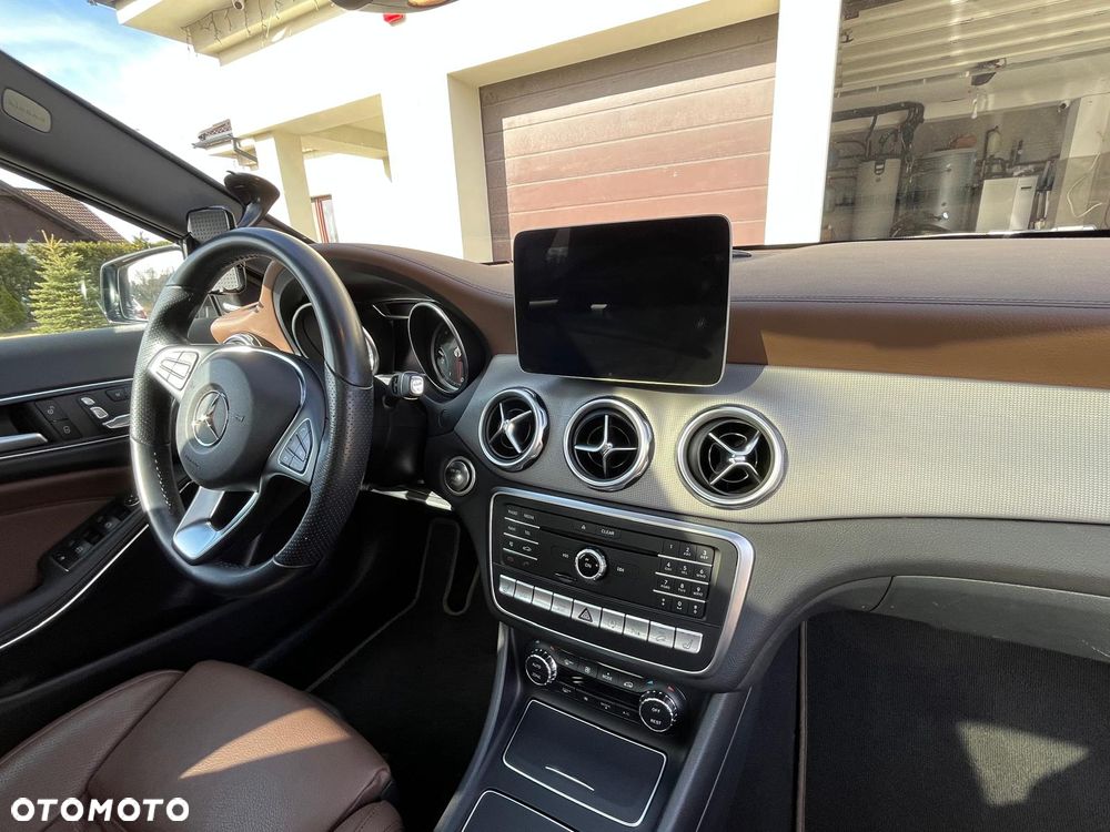 Mercedes-Benz GLA 220 4-Matic - 15