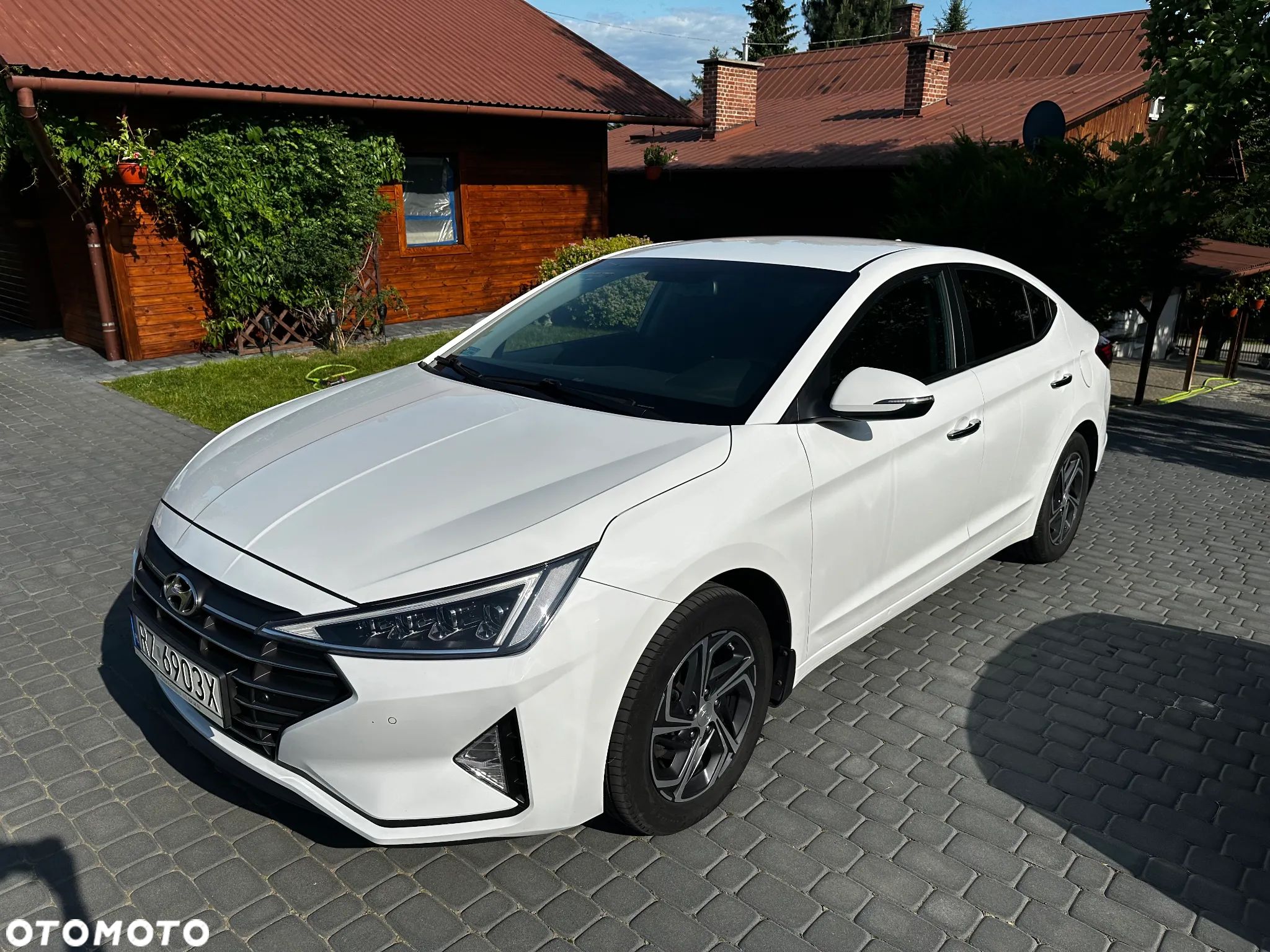 Hyundai Elantra 1.6 Style - 1