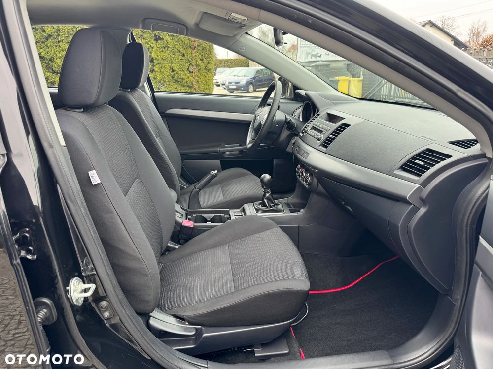 Mitsubishi Lancer 1.8 DI-D+ ClearTec Intense - 29