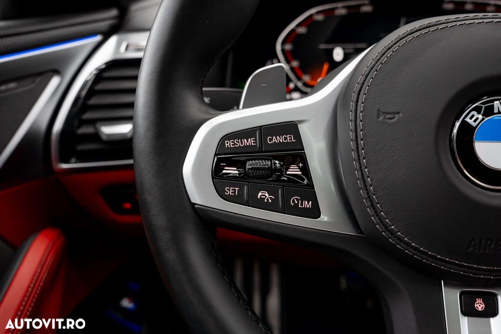 BMW Seria 8 840i xDrive AT - 33