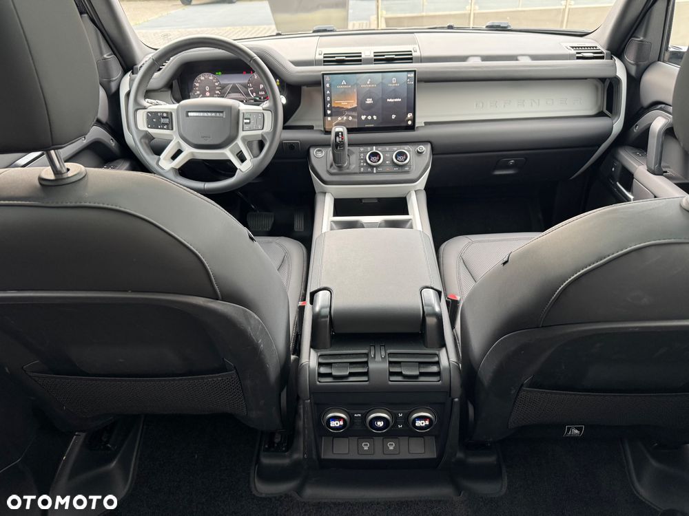 Land Rover Defender - 12
