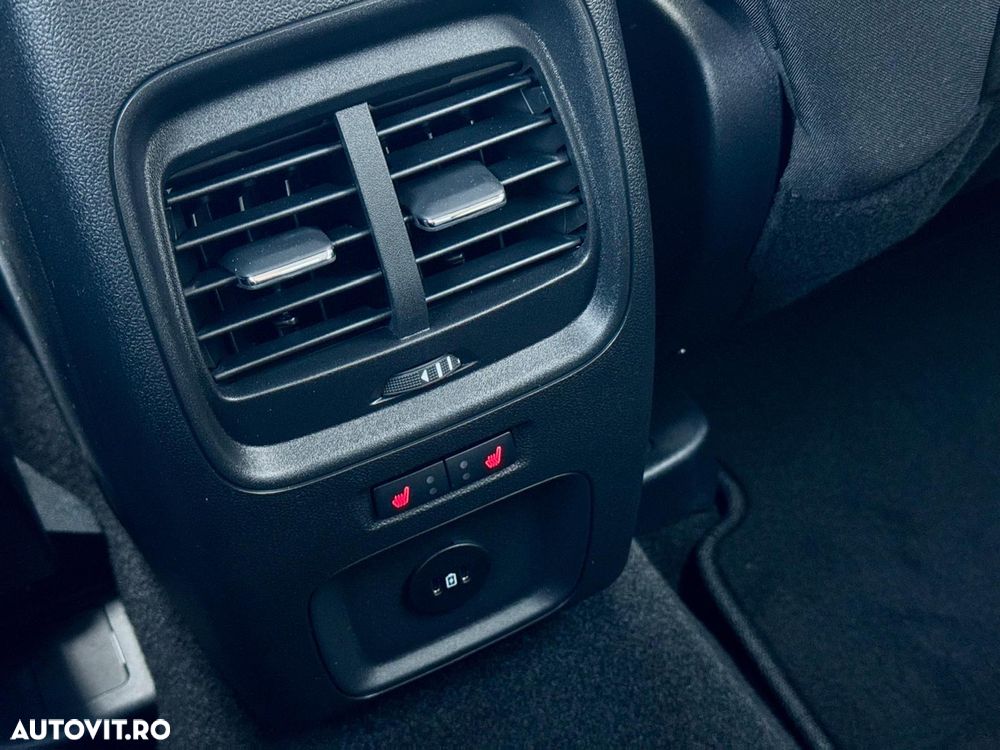 Ford Kuga 2.5 Duratec FHEV 4x4 TITANIUM - 6