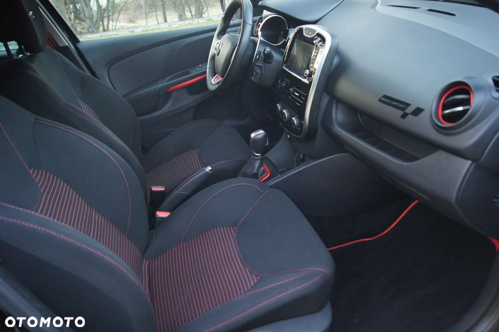 Renault Clio TCe 220 EDC R.S Trophy - 27
