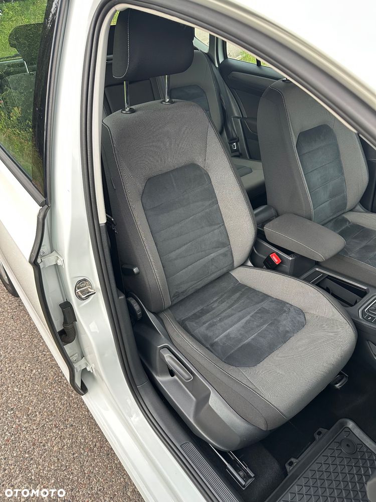 Volkswagen Golf - 30
