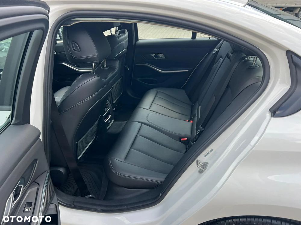 BMW Seria 3 318d Advantage - 11