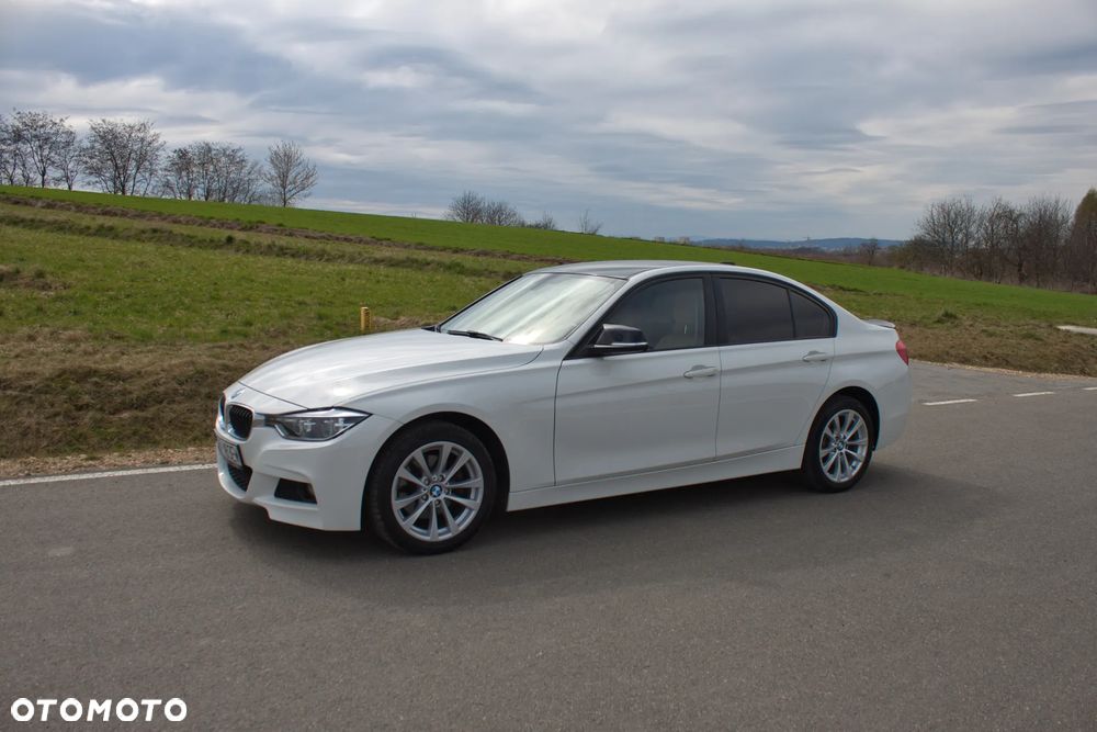 BMW Seria 3 320i xDrive Edition Luxury Line Purity - 2