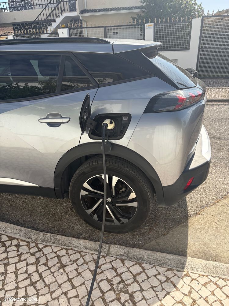 Peugeot e-2008 54 kWh Allure - 5