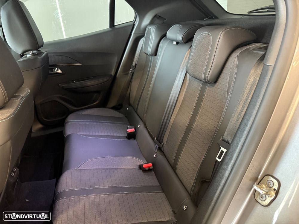 Peugeot 2008 1.2 PureTech Allure Pack EAT8 - 6