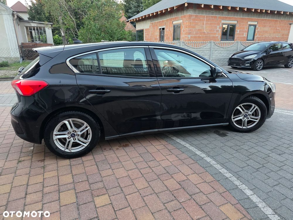 Ford Focus 1.0 EcoBoost Hybrid ACTIVE - 6