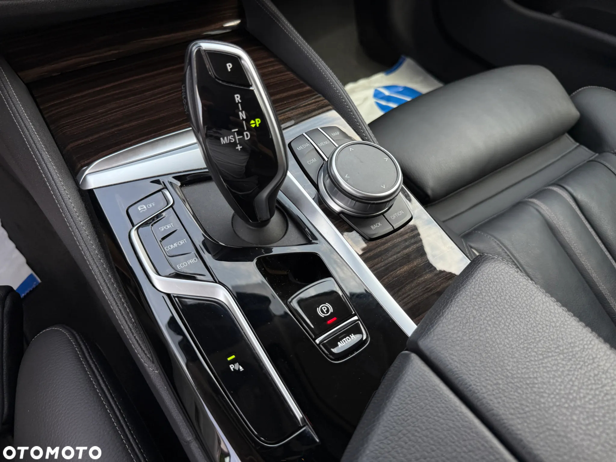 BMW Seria 5 530d xDrive Luxury Line - 23
