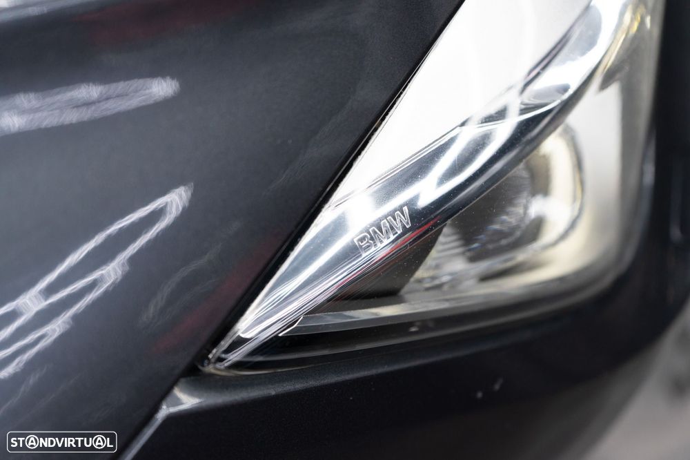 BMW 320 d Pack M - 16