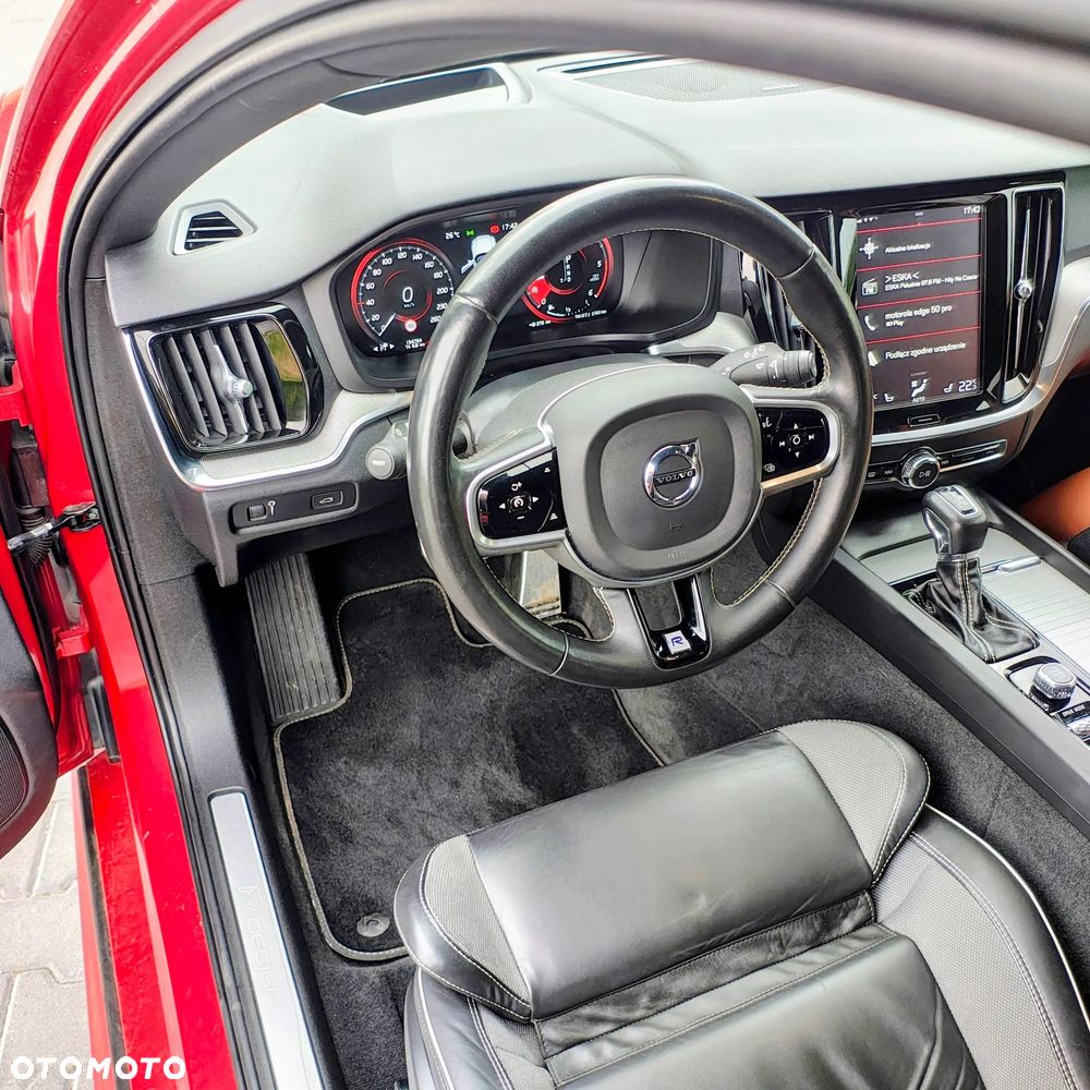 Volvo V60 D4 Geartronic R-Design - 11
