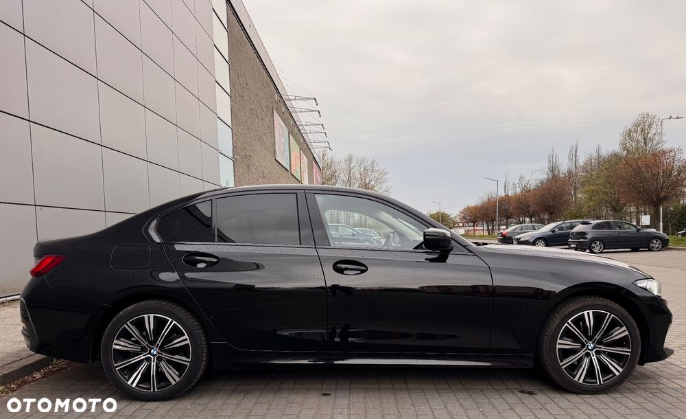 BMW Seria 3 320i xDrive M Sport - 8