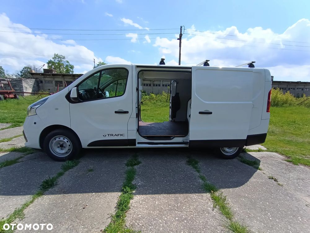 Renault Trafic L2H1 1.6 diesel 125kM 2018rok WEBASTO, CZUJNIKI PARKOWANIA, HAK, BAGAŻNIK DACHOWY, STAN BARDZO DOBRY! - 27