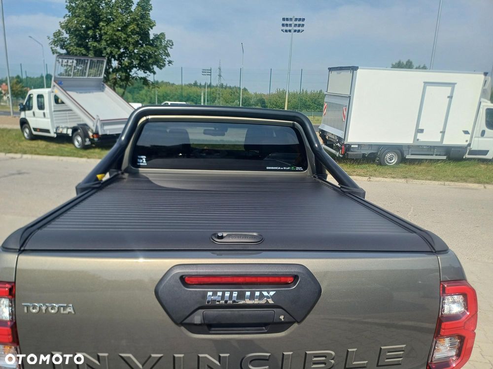 Toyota Hilux - 15