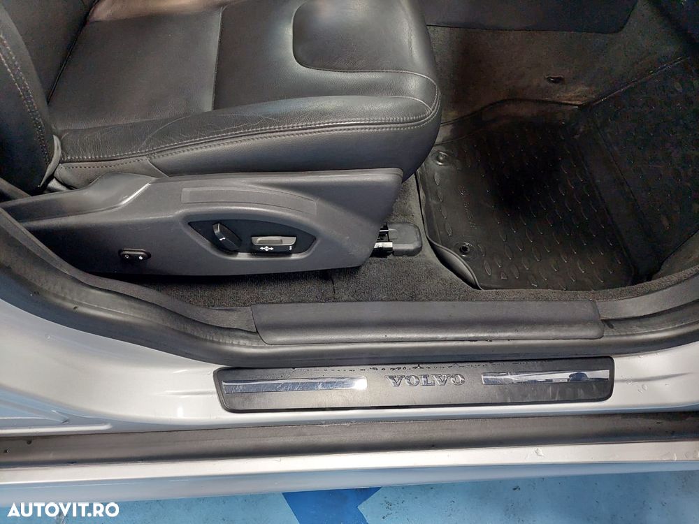 Volvo XC 60 T5 Geartronic Momentum - 11