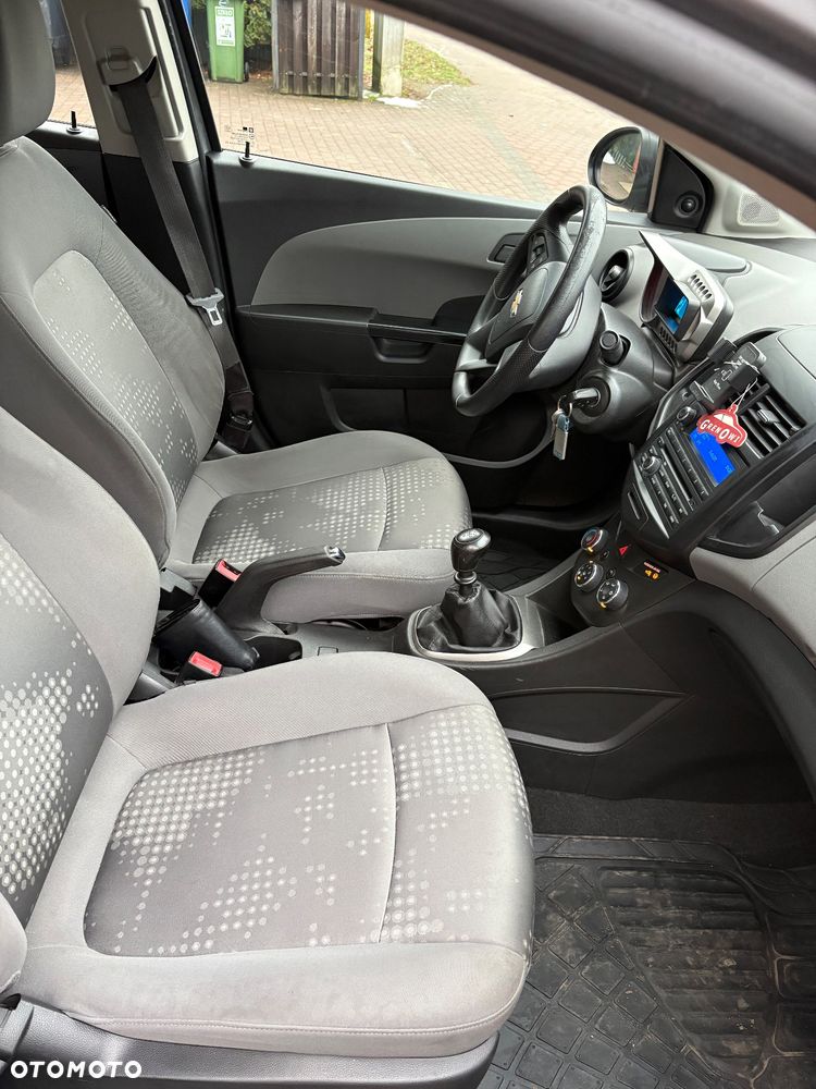 Chevrolet Aveo - 5