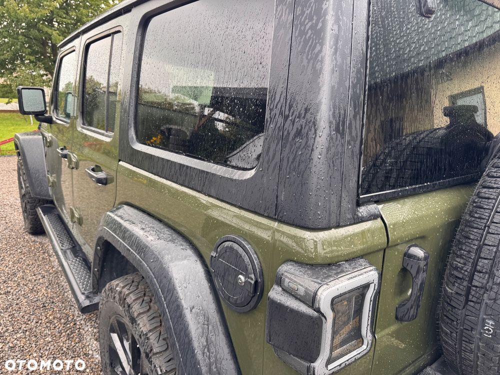 Jeep Wrangler - 16