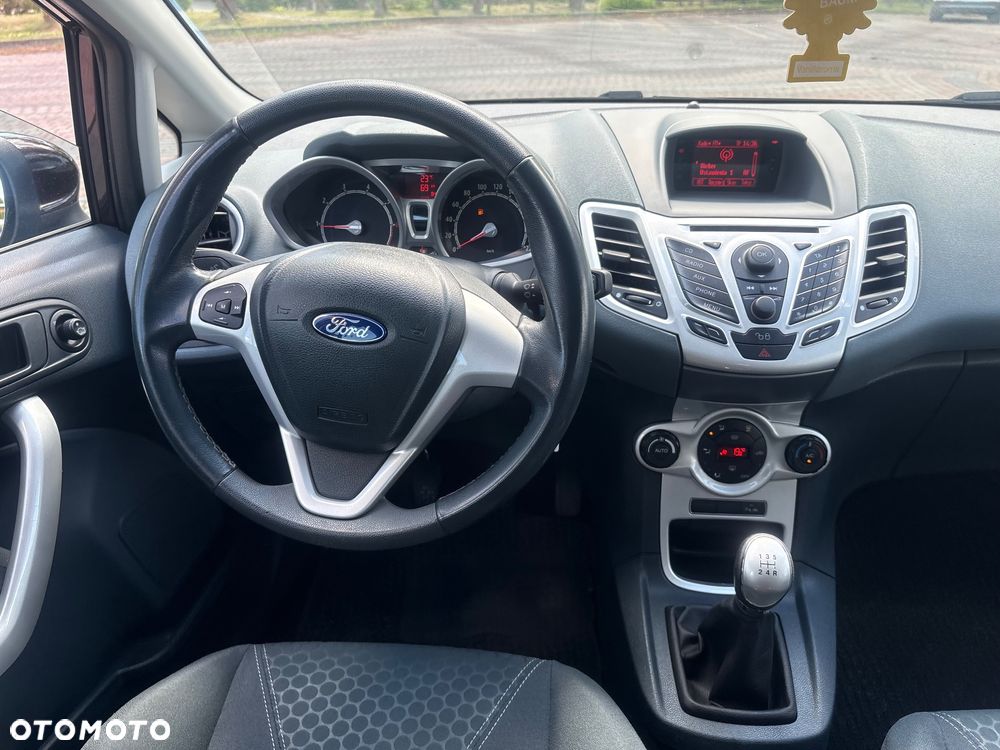 Ford Fiesta 1.25 Titanium - 31