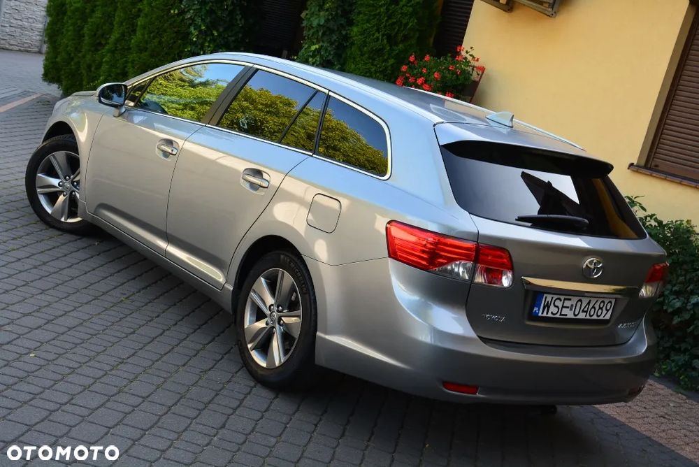 Toyota Avensis 1.8 Premium EU5 - 20