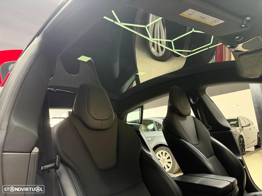 Tesla Model S 75D - 21