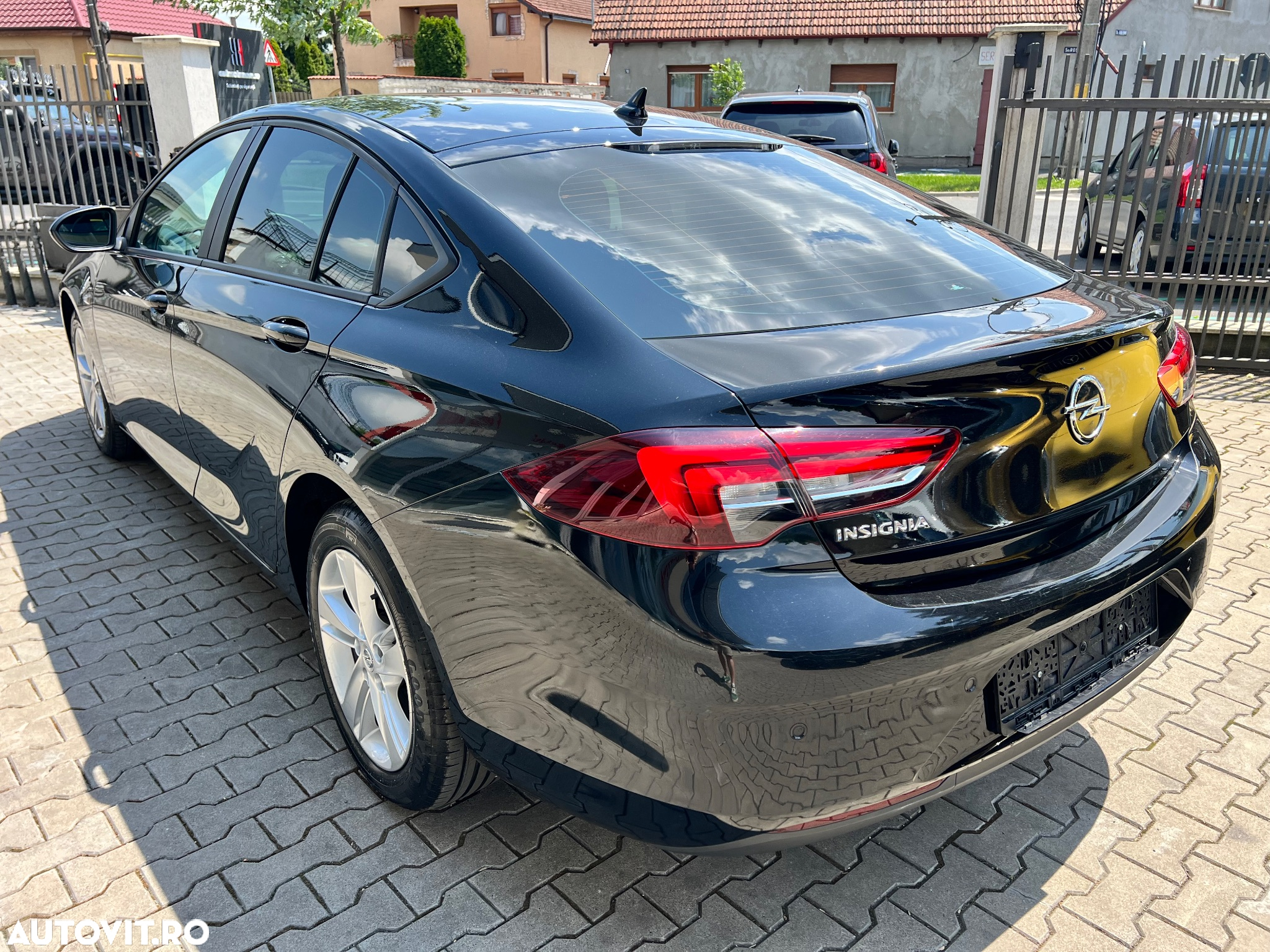 Opel Insignia Grand Sport 1.5 Diesel Automatik Elegance - 3