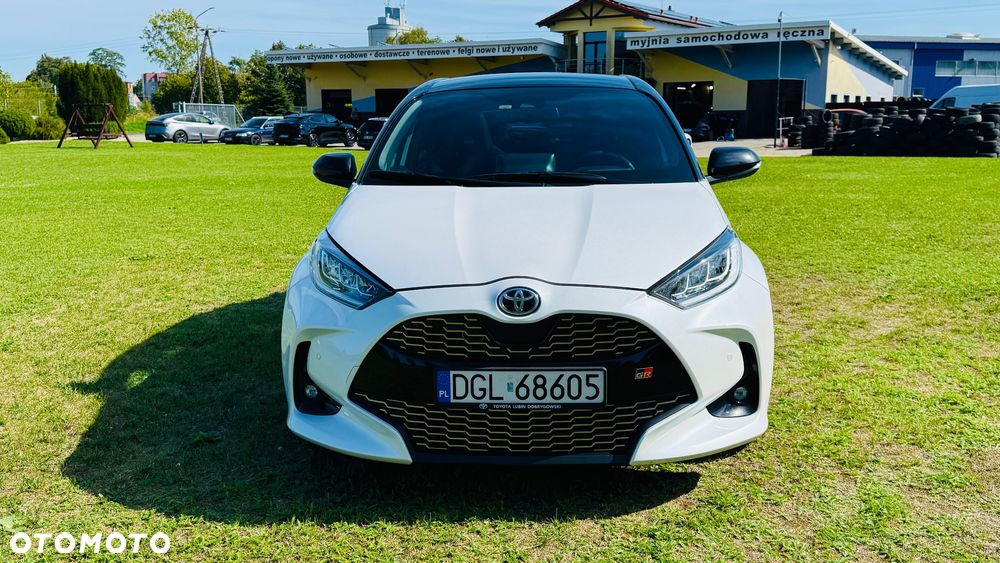 Toyota Yaris - 10