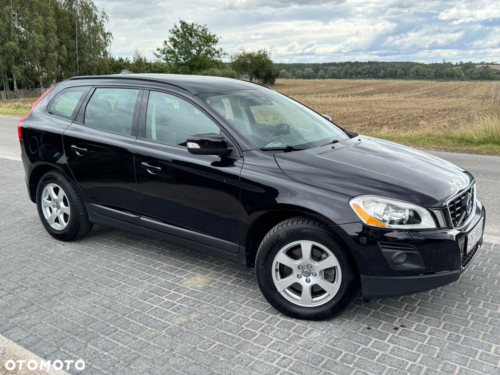 Volvo XC 60 D5 AWD Momentum - 8