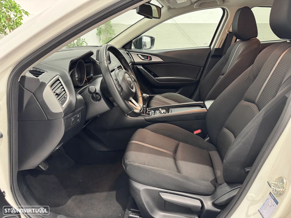 Mazda 3 1.5 Sky-G Evolve HS - 14