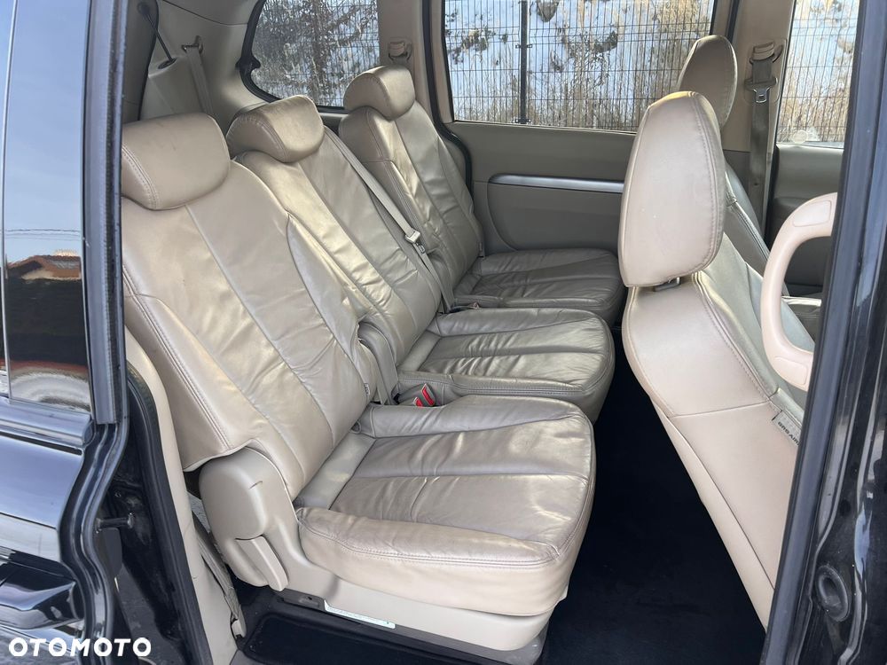 Kia Carnival - 40