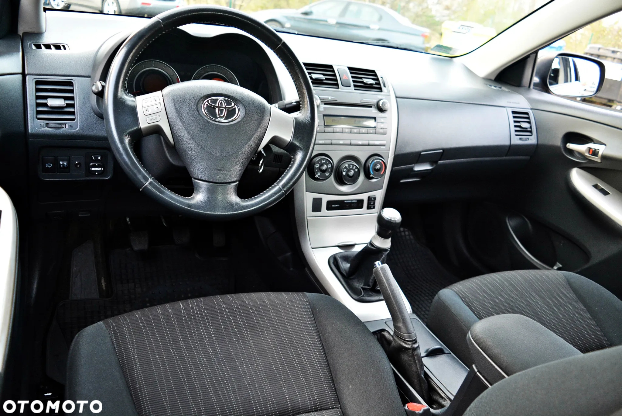 Toyota Corolla 1.6 VVT-i Sol - 6