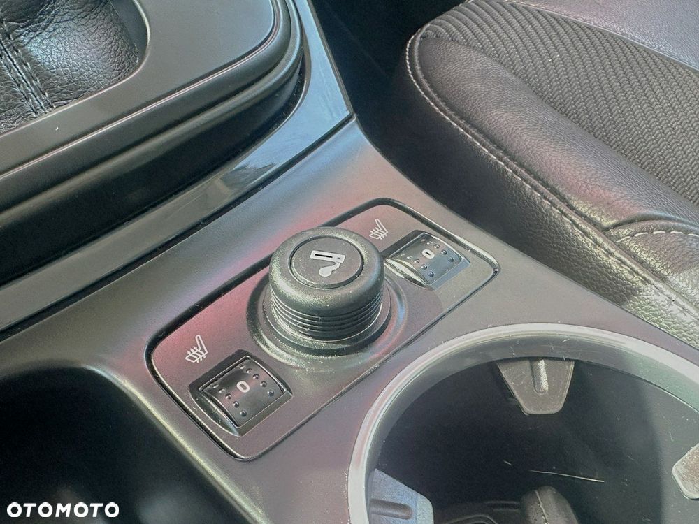 Ford Kuga 2.0 TDCi AWD Titanium - 27