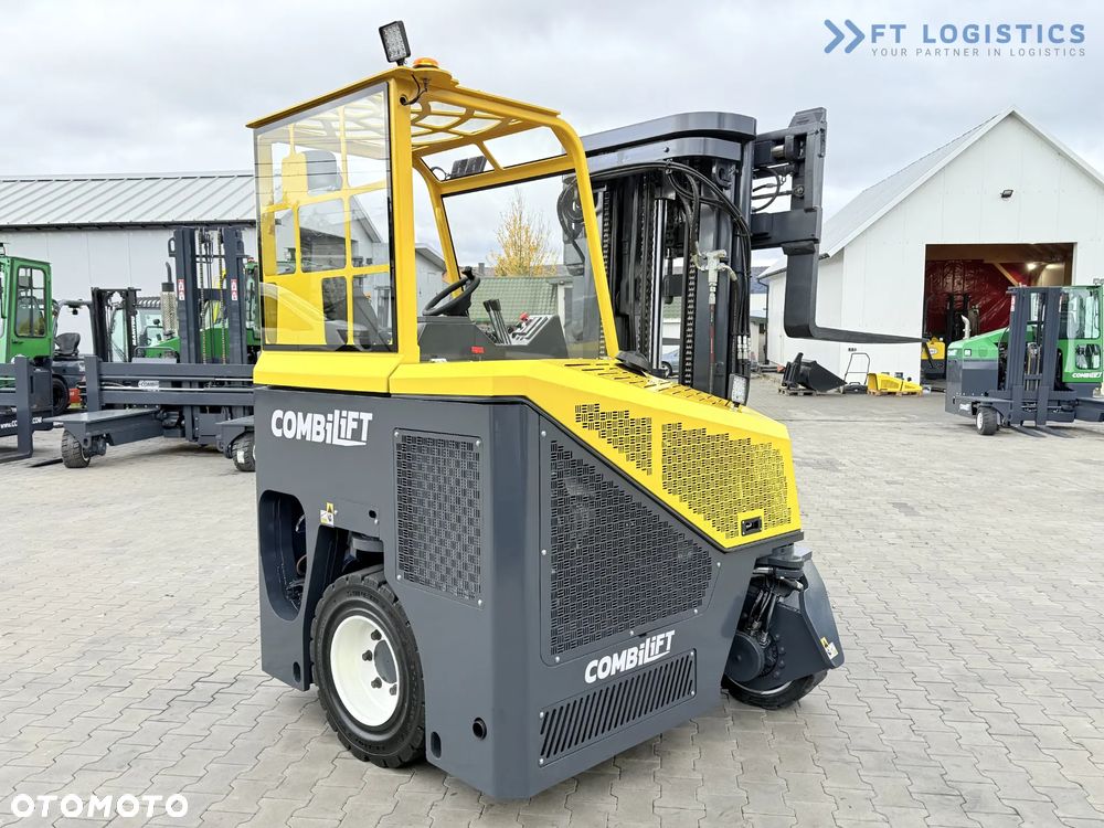 Combilift WÓZEK CZTEROKIERUNKOWY - WIELOKIERUNKOWY / CB4000 / GAS / TRIPLEX 5200MM / WOLNY SKOK / POZYCJONER WIDEŁ / PRZESUW WIDEŁ / STAN IDEALNY / Szeroka oferta wózków czterokierunkowych i bocznych, dopasowanych do różnorodnych potrzeb i zastosowań - 25