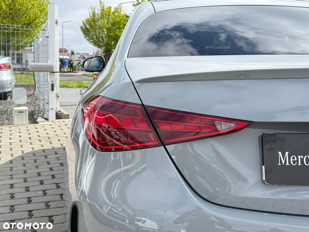 Mercedes-Benz Klasa C 300 mHEV 4-Matic AMG - 15