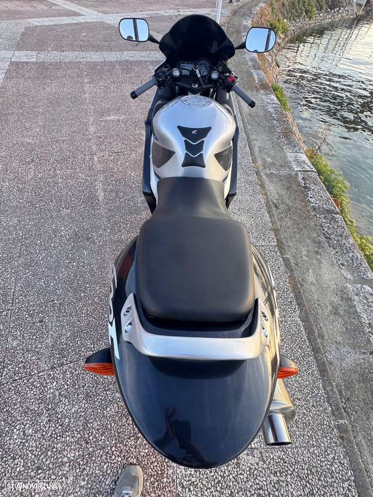 Honda CBR 600 F4 I - 24