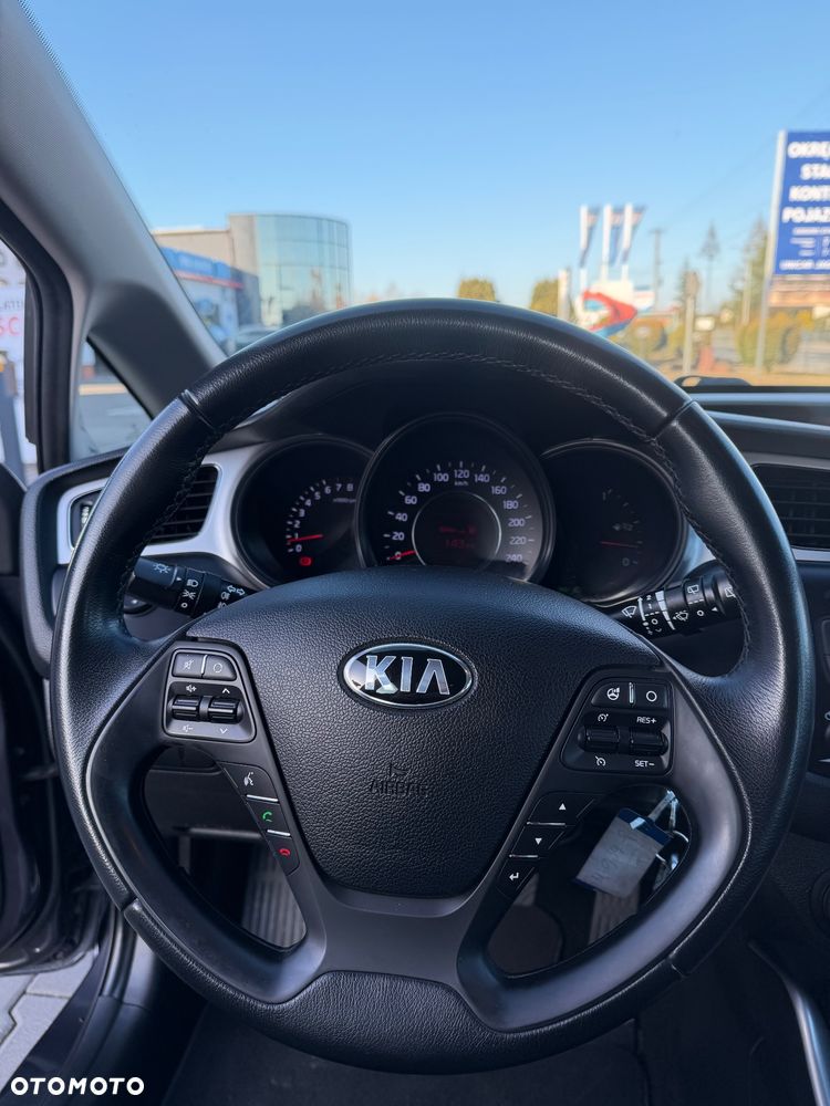 Kia Ceed 1.6 GDI ISG Dream Team Edition - 14