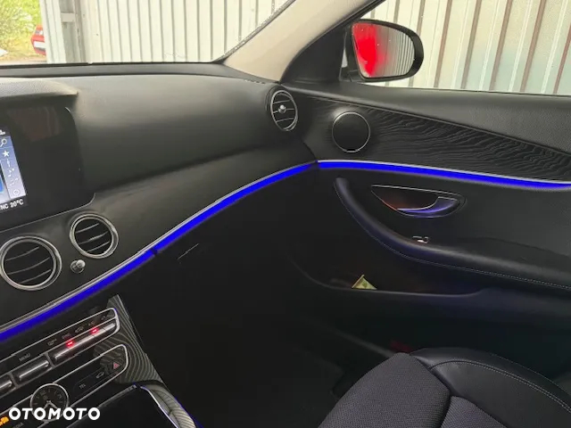 Mercedes-Benz Klasa E 220 d 9G-TRONIC - 25