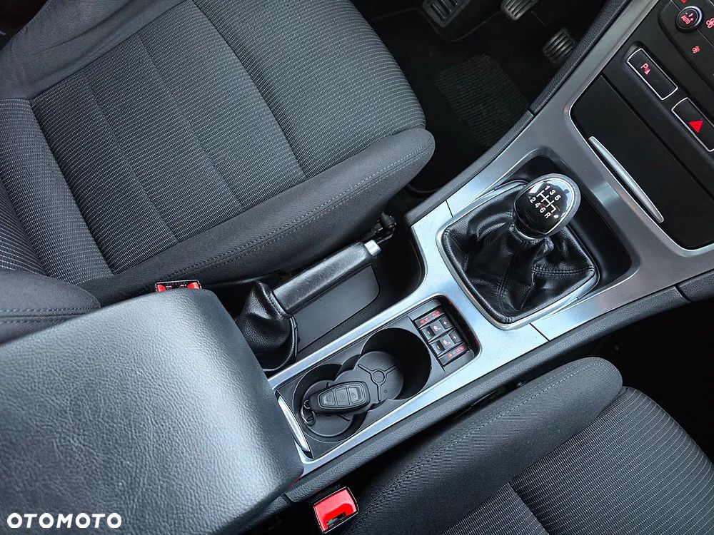 Ford Mondeo 2.2 TDCi Titanium X - 29