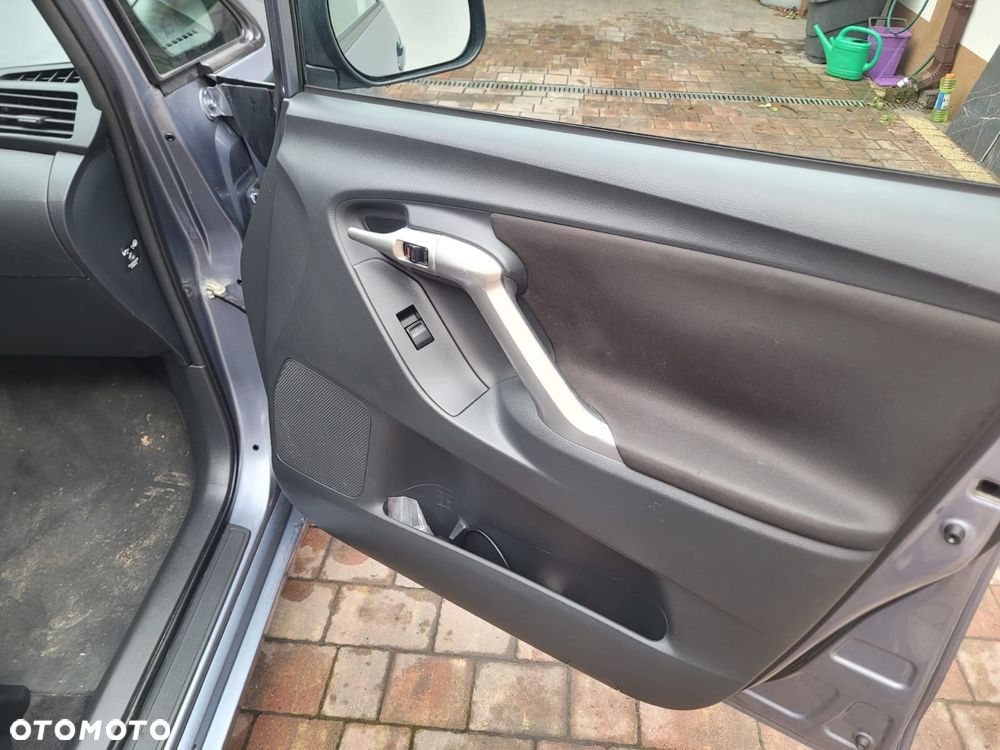 Toyota Verso 1.6 5-Sitzer Comfort - 34